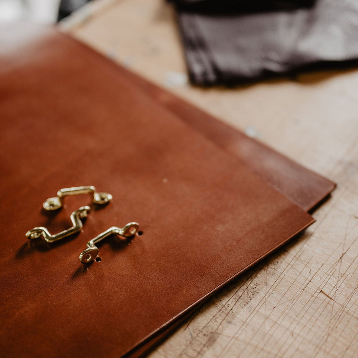 Stagecoach Clutch production materials and hardware